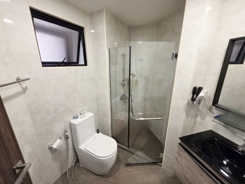 Dover Parkview, 38 Dover Rise, 2 Bedrooms, 969 sqft, Condominium For Sale, by Y G Ng, 500109731 - Bathroom - PropertyGuru.com.sg