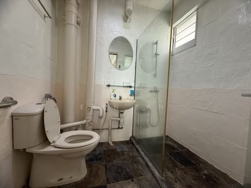 55 Geylang Bahru, 55 Geylang Bahru, 3 Bedrooms, 1,259 sqft, HDB Flat For Sale, by Eden Tan, 500109745 - Bathroom - PropertyGuru.com.sg