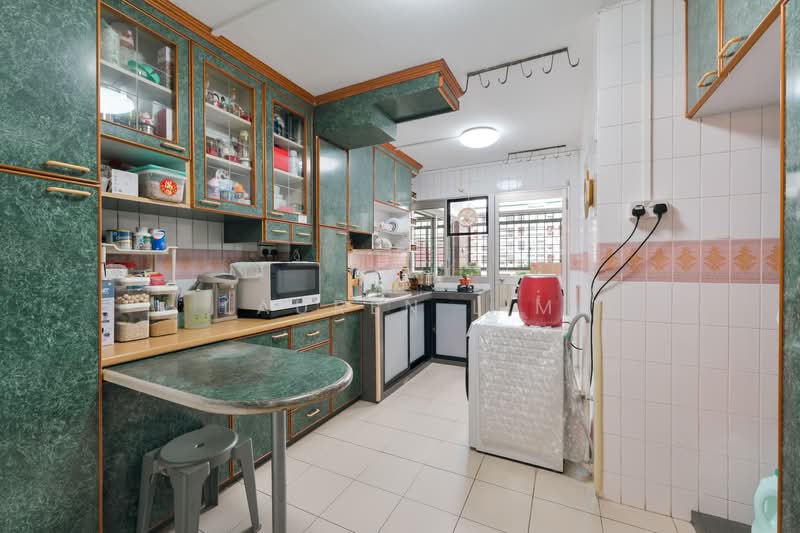 449 Hougang Avenue 10, 449 Hougang Avenue 10, 3 Bedrooms, 1,572 sqft, HDB Flat For Sale, by Lauren Lim, 500109751 - Kitchen - PropertyGuru.com.sg