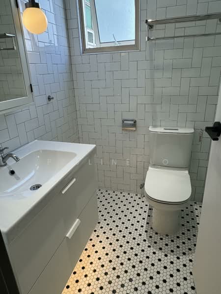 Emerald East, 8D Tanjong Rhu Road, 4 Bedrooms, 2,077 sqft, Apartment For Rent, by Pauline Lo, 500109763 - Bathroom - PropertyGuru.com.sg