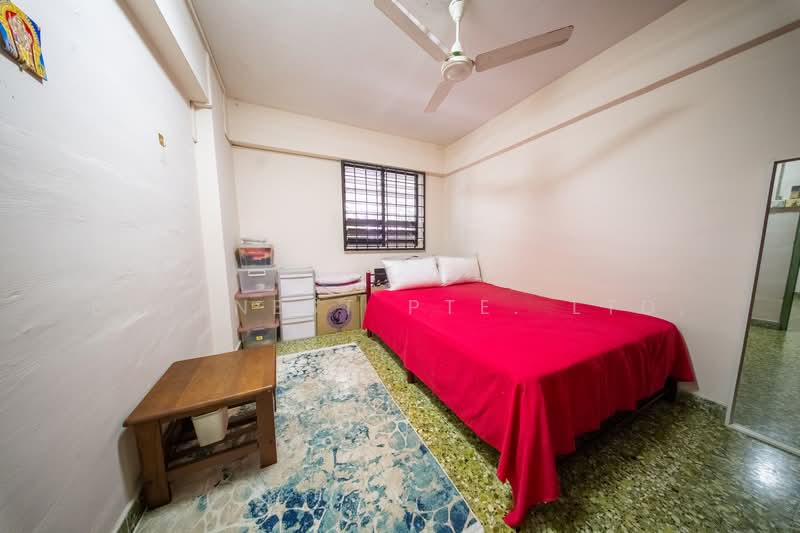303 Jurong East Street 32, 303 Jurong East Street 32, 2 Bedrooms, 721 sqft, HDB Flat For Sale, by KENNETH CHUA, 500109771 - Bedroom - PropertyGuru.com.sg