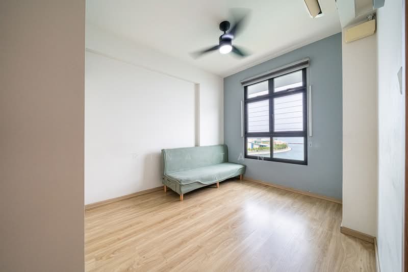 415D Northshore Drive, 415D Northshore Drive, 3 Bedrooms, 1,012 sqft, HDB Flat For Sale, by Rina Tan, 500109774 - Living Room - PropertyGuru.com.sg