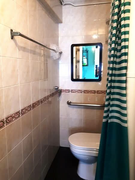 113 Commonwealth Crescent, 113 Commonwealth Crescent, 2 Bedrooms, 646 sqft, HDB Flat For Rent, by Jeffrey Lee, 500109776 - Bathroom - PropertyGuru.com.sg