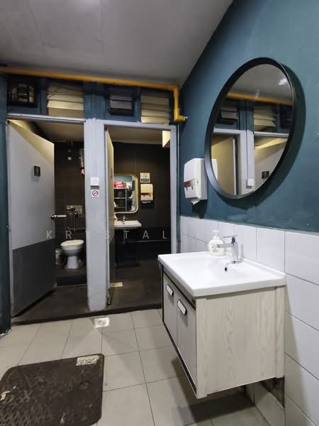 Prime Restaurant Ground Floor Space in the Bohemian Kreta Ayer Enclave, Kreta Ayer Road, Tanjong Pagar Road Tras Street, 1,450 sqft, Food & Beverage For Rent, by Krystal Khor, 500109792 - Bathroom - CommercialGuru.com.sg
