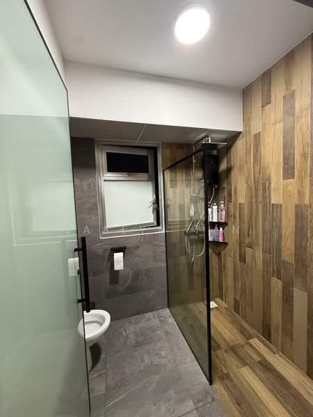 228B Ang Mo Kio Street 23, 228B Ang Mo Kio Street 23, 3 Bedrooms, 1,001 sqft, HDB Flat For Sale, by Jaslyn Tan, 500109794 - Bathroom - PropertyGuru.com.sg