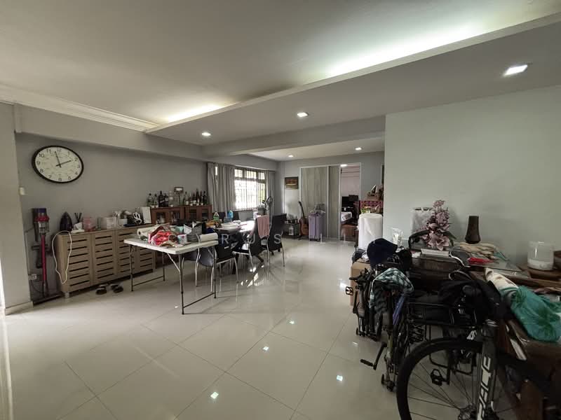 135 Pasir Ris Street 11, 135 Pasir Ris Street 11, 4 Bedrooms, 1,582 sqft, HDB Flat For Sale, by Cyrus Lim, 500109798 - Living Room - PropertyGuru.com.sg