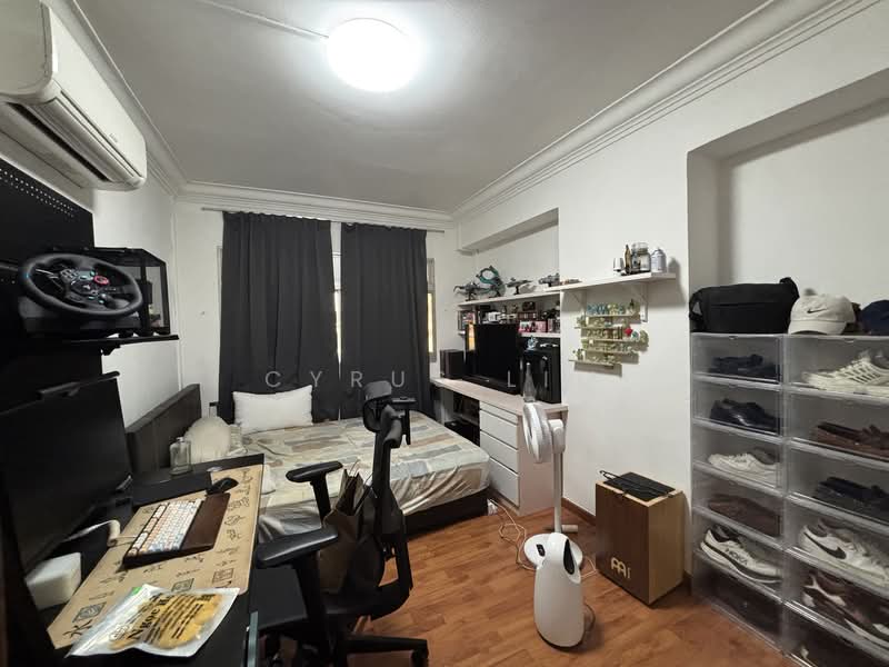 135 Pasir Ris Street 11, 135 Pasir Ris Street 11, 4 Bedrooms, 1,582 sqft, HDB Flat For Sale, by Cyrus Lim, 500109798 - Bedroom - PropertyGuru.com.sg