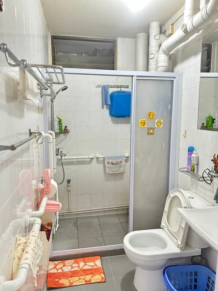 745 Woodlands Circle, 745 Woodlands Circle, 3 Bedrooms, 1,313 sqft, HDB Flat For Sale, by Alex Lee, 500109810 - Bathroom - PropertyGuru.com.sg