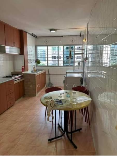 Hdb, , 2 Bedrooms, 721 sqft, HDB Flat For Sale, by John Soh, 500109811 - Kitchen - PropertyGuru.com.sg