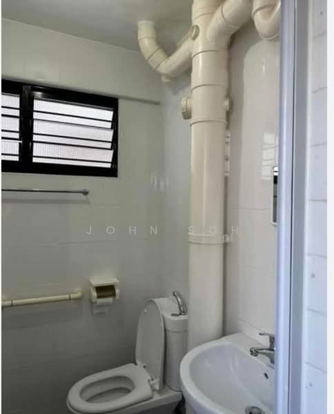 Hdb, , 2 Bedrooms, 721 sqft, HDB Flat For Sale, by John Soh, 500109811 - Bathroom - PropertyGuru.com.sg