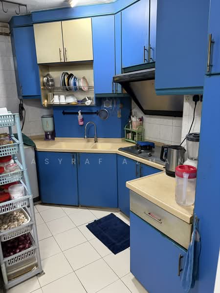 584 Woodlands Drive 16, 584 Woodlands Drive 16, 3 Bedrooms, 979 sqft, HDB Flat For Sale, by Asyraf Azman, 500109820 - Kitchen - PropertyGuru.com.sg