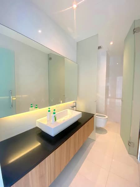 Orchard Scotts, 11 Anthony Road, 4 Bedrooms, 3,369 sqft, Condominium For Rent, by Xavier Aw (欧伟廷), 500109825 - Bathroom - PropertyGuru.com.sg