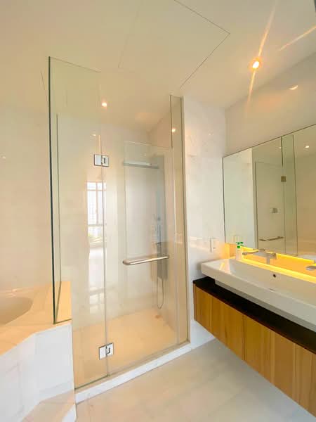 Orchard Scotts, 11 Anthony Road, 4 Bedrooms, 3,369 sqft, Condominium For Rent, by Xavier Aw (欧伟廷), 500109825 - Bathroom - PropertyGuru.com.sg