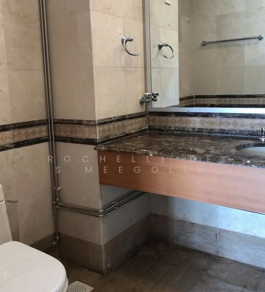 Gold Palm Mansions, 139 Lorong K Telok Kurau, 3 Bedrooms, 1,582 sqft, Apartment For Rent, by Rochelle De S Meegolle, 500109835 - Bathroom - PropertyGuru.com.sg