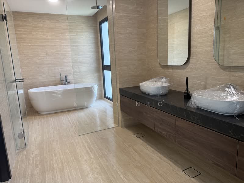 Mount Sinai Drive/Holland Grove, Grove Drive, 5 Bedrooms, 12,109 sqft, Detached House For Sale, by Kelly Neo, 500109856 - Bathroom - PropertyGuru.com.sg