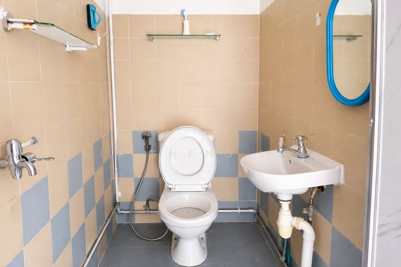 Dunlop Street Shophouse Commercial, , 879 sqft, Office For Rent, by Lim Sheng Loo, 500109866 - Bathroom - CommercialGuru.com.sg