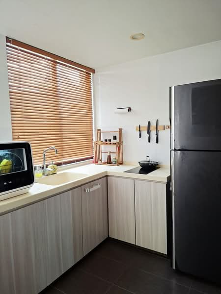 Fairmount Condo, 30 Eastwood Road, 2 Bedrooms, 938 sqft, Condominium For Rent, by Celine Tan, 500109875 - Kitchen - PropertyGuru.com.sg