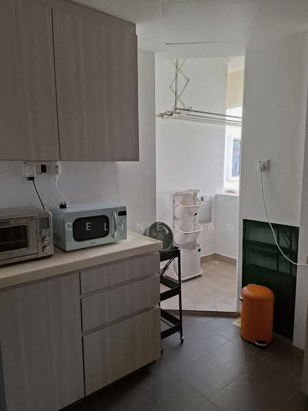 Fairmount Condo, 30 Eastwood Road, 2 Bedrooms, 938 sqft, Condominium For Rent, by Celine Tan, 500109875 - Kitchen - PropertyGuru.com.sg