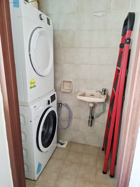 Fairmount Condo, 30 Eastwood Road, 2 Bedrooms, 938 sqft, Condominium For Rent, by Celine Tan, 500109875 - Interior - PropertyGuru.com.sg