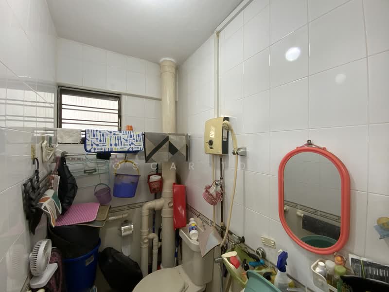 112 Yishun Ring Road, 112 Yishun Ring Road, 2 Bedrooms, 688 sqft, HDB Flat For Sale, by Oscar Toh, 500109876 - Bathroom - PropertyGuru.com.sg