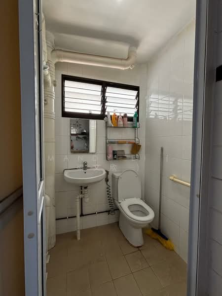 139 Yishun Ring Road, 139 Yishun Ring Road, Room Rental, 180 sqft, HDB Flat For Rent, by Mandy Ei ( 梁文欣 ), 500109878 - Bathroom - PropertyGuru.com.sg