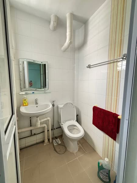 139 Yishun Ring Road, 139 Yishun Ring Road, Room Rental, 200 sqft, HDB Flat For Rent, by Mandy Ei ( 梁文欣 ), 500109878 - Bathroom - PropertyGuru.com.sg