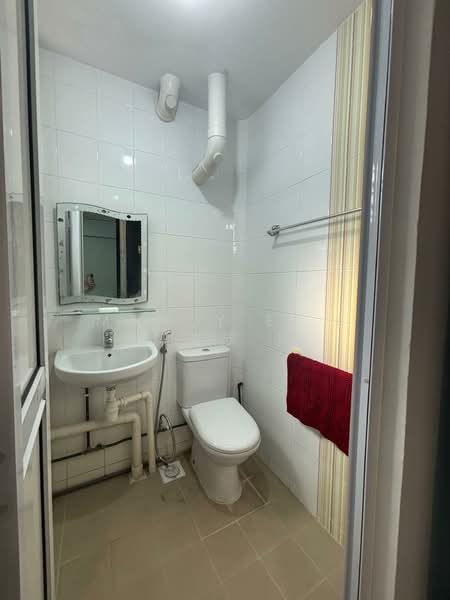 139 Yishun Ring Road, 139 Yishun Ring Road, Room Rental, 200 sqft, HDB Flat For Rent, by Mandy Ei ( 梁文欣 ), 500109878 - Bathroom - PropertyGuru.com.sg