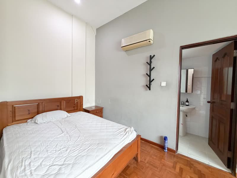 Jalan Malu-malu, , 5 Bedrooms, 3,900 sqft, Semi-Detached House For Sale, by Paul Ang, 500109898 - Bedroom - PropertyGuru.com.sg