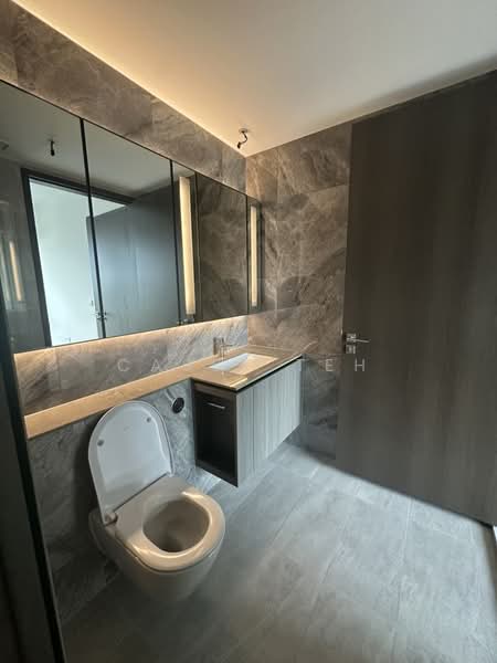 Piccadilly Grand, Northumberland Road, 2 Bedrooms, 646 sqft, Condominium For Rent, by Casey Teh, 500109901 - Bathroom - PropertyGuru.com.sg