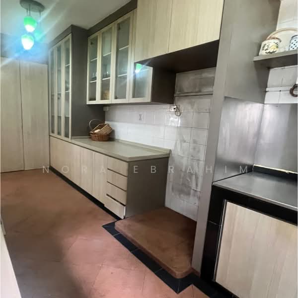 660A Jurong West Street 64, 660A Jurong West Street 64, 3 Bedrooms, 979 sqft, HDB Flat For Sale, by Nora Ebrahim, 500109912 - Kitchen - PropertyGuru.com.sg