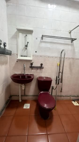 660A Jurong West Street 64, 660A Jurong West Street 64, 3 Bedrooms, 979 sqft, HDB Flat For Sale, by Nora Ebrahim, 500109912 - Bathroom - PropertyGuru.com.sg