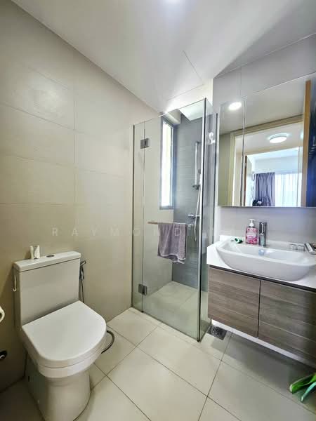Skies Miltonia, 31 Miltonia Close, 2 Bedrooms, 711 sqft, Condominium For Sale, by Raymond Tan, 500109914 - Bathroom - PropertyGuru.com.sg