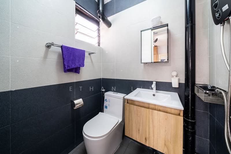Dual Key Jumbo Unit in AMK, , 4 Bedrooms, 1,464 sqft, HDB Flat For Sale, by Ethan Lim, 500109921 - Bathroom - PropertyGuru.com.sg