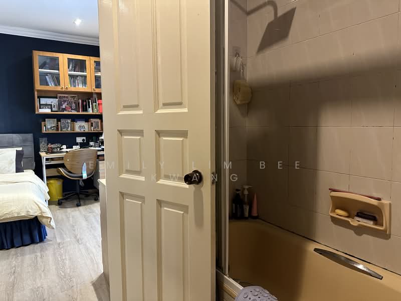 Parry Park, Parry Park Estate, 4 Bedrooms, 2,578 sqft, Terraced House For Rent, by Emily Lim Bee Kwang, 500109927 - Bedroom - PropertyGuru.com.sg