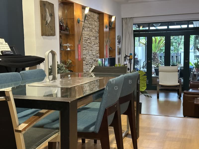 Parry Park, Parry Park Estate, 4 Bedrooms, 2,578 sqft, Terraced House For Rent, by Emily Lim Bee Kwang, 500109927 - Living Room - PropertyGuru.com.sg