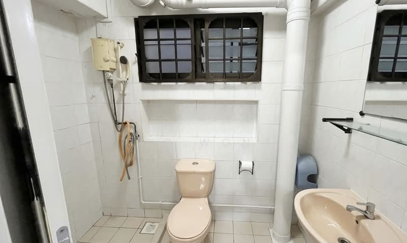 751 Woodlands Circle, 751 Woodlands Circle, 3 Bedrooms, 1,098 sqft, HDB Flat For Sale, by Meg Wong, 500109938 - Master Bathroom  - PropertyGuru.com.sg