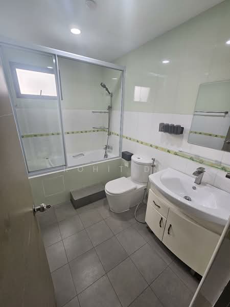 Windy Heights, 82 Jalan Daud, 4 Bedrooms, 2,476 sqft, Condominium For Rent, by Rohit D., 500109942 - Master Bathroom - PropertyGuru.com.sg