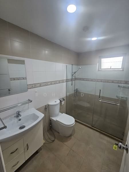 Windy Heights, 82 Jalan Daud, 4 Bedrooms, 2,476 sqft, Condominium For Rent, by Rohit D., 500109942 - Junior Master Bathroom - PropertyGuru.com.sg