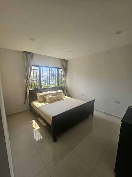 Windy Heights, 82 Jalan Daud, 4 Bedrooms, 2,476 sqft, Condominium For Rent, by Rohit D., 500109942 - Junior Master Bedroom - PropertyGuru.com.sg