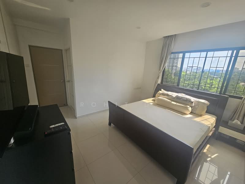 Windy Heights, 82 Jalan Daud, 4 Bedrooms, 2,476 sqft, Condominium For Rent, by Rohit D., 500109942 - Junior Master Bedroom  - PropertyGuru.com.sg