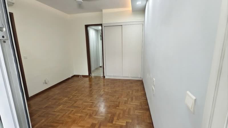 Sunrise Gardens, 57 Sunrise Gardens, 3 Bedrooms, 1,281 sqft, Condominium For Sale, by Janet Lim, 500109952 - Master bedroom vacant - PropertyGuru.com.sg