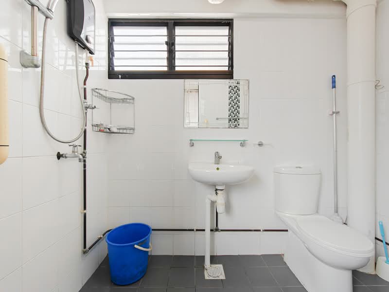 843 Tampines Street 83, 843 Tampines Street 83, 3 Bedrooms, 1,109 sqft, HDB Flat For Sale, by Chew Lih Yuan, 500109954 - Bathroom - PropertyGuru.com.sg