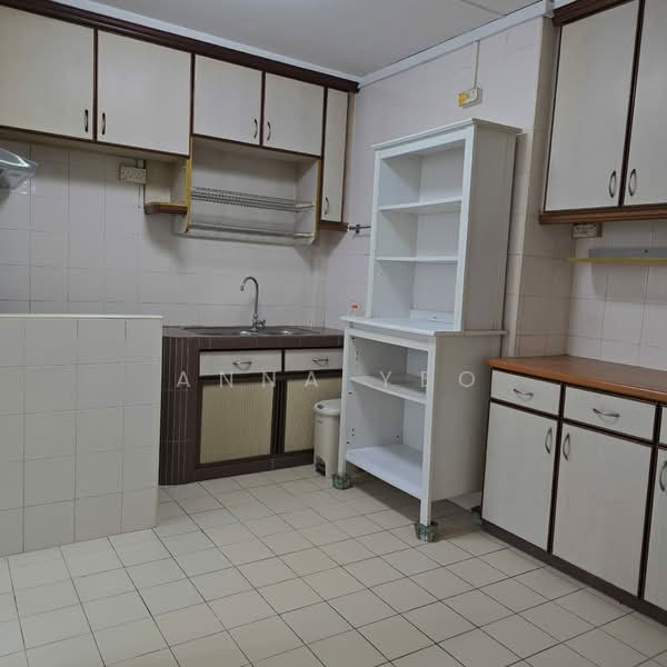 13 Upper Boon Keng Road, 13 Upper Boon Keng Road, 3 Bedrooms, 1,098 sqft, HDB Flat For Sale, by Anna Yeo, 500109956 - Kitchen - PropertyGuru.com.sg