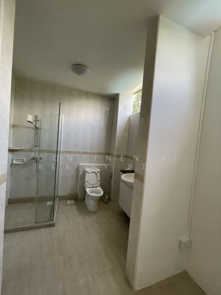 Windsor Park Estate, Windsor Park Road, 5 Bedrooms, 6,000 sqft, Detached House For Rent, by GEORGE, 500109960 - Bathroom - PropertyGuru.com.sg