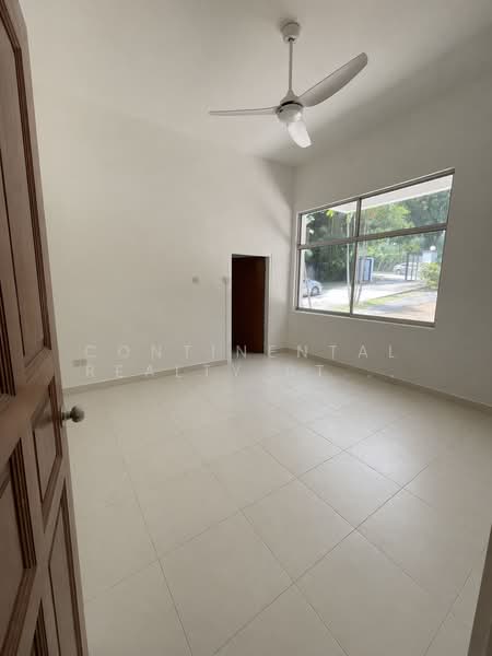 Windsor Park Estate, Windsor Park Road, 5 Bedrooms, 6,000 sqft, Detached House For Rent, by CONTINENTAL REALTY PTE LTD, 500109960 - ground floor room - PropertyGuru.com.sg