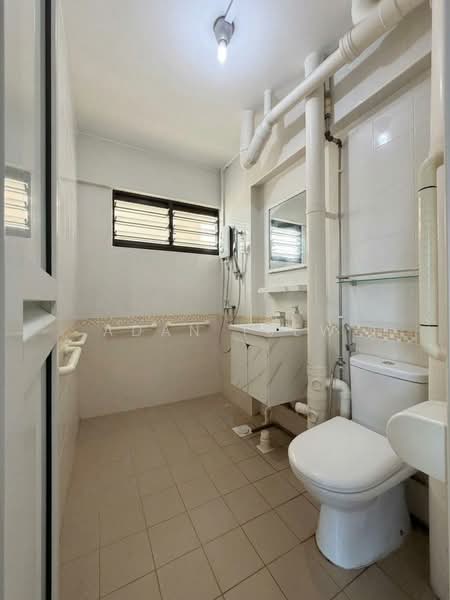 642 Rowell Road, 642 Rowell Road, 3 Bedrooms, 1,109 sqft, HDB Flat For Sale, by Adan Tjew, 500109964 - Bathroom - PropertyGuru.com.sg