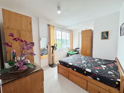 For Sale - Spacious 8BR Semi-D within 1KM of CHIJ St Nic. Ideal for Multi Gen Living