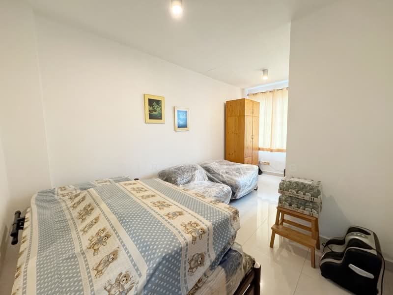 Spacious 8BR Semi-D within 1KM of CHIJ St Nic. Ideal for Multi Gen Living, , 8 Bedrooms, 3,500 sqft, Semi-Detached House For Sale, by Desiree Leung, 500109971 - Bedroom - PropertyGuru.com.sg