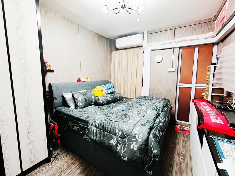 For Sale - 404 Ang Mo Kio Avenue 10