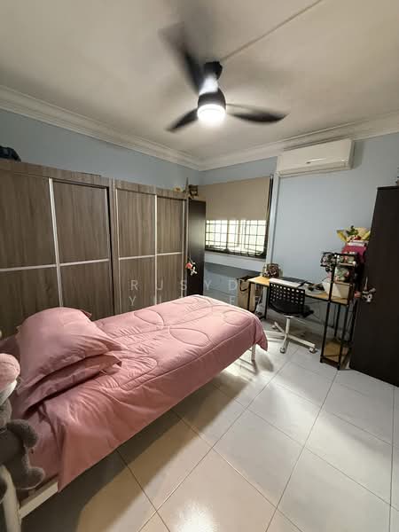 645 Jurong West Street 61, 645 Jurong West Street 61, 3 Bedrooms, 1,076 sqft, HDB Flat For Sale, by Rusydi Yusoff, 500109986 - Bedroom - PropertyGuru.com.sg